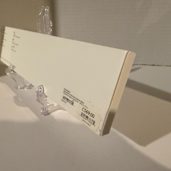 Apple Berry Nylon Watch Band - Brand New Factory Sealed - Picture 9 of 9